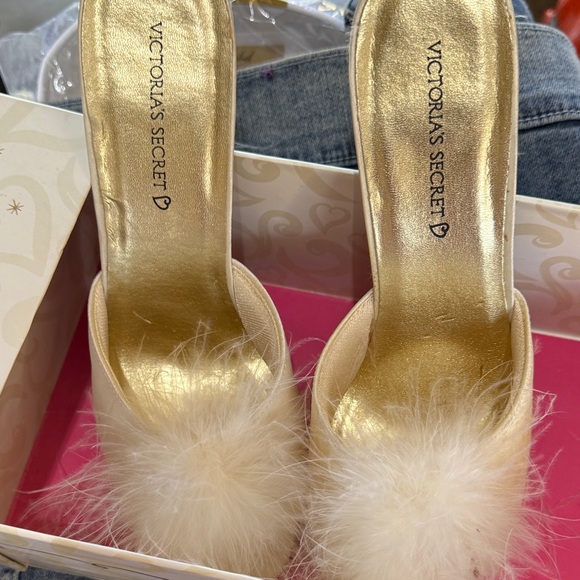 Victoria's Secret ivory Maribo hour glam heels
Vintage new never worn. - Picture 3 of 8